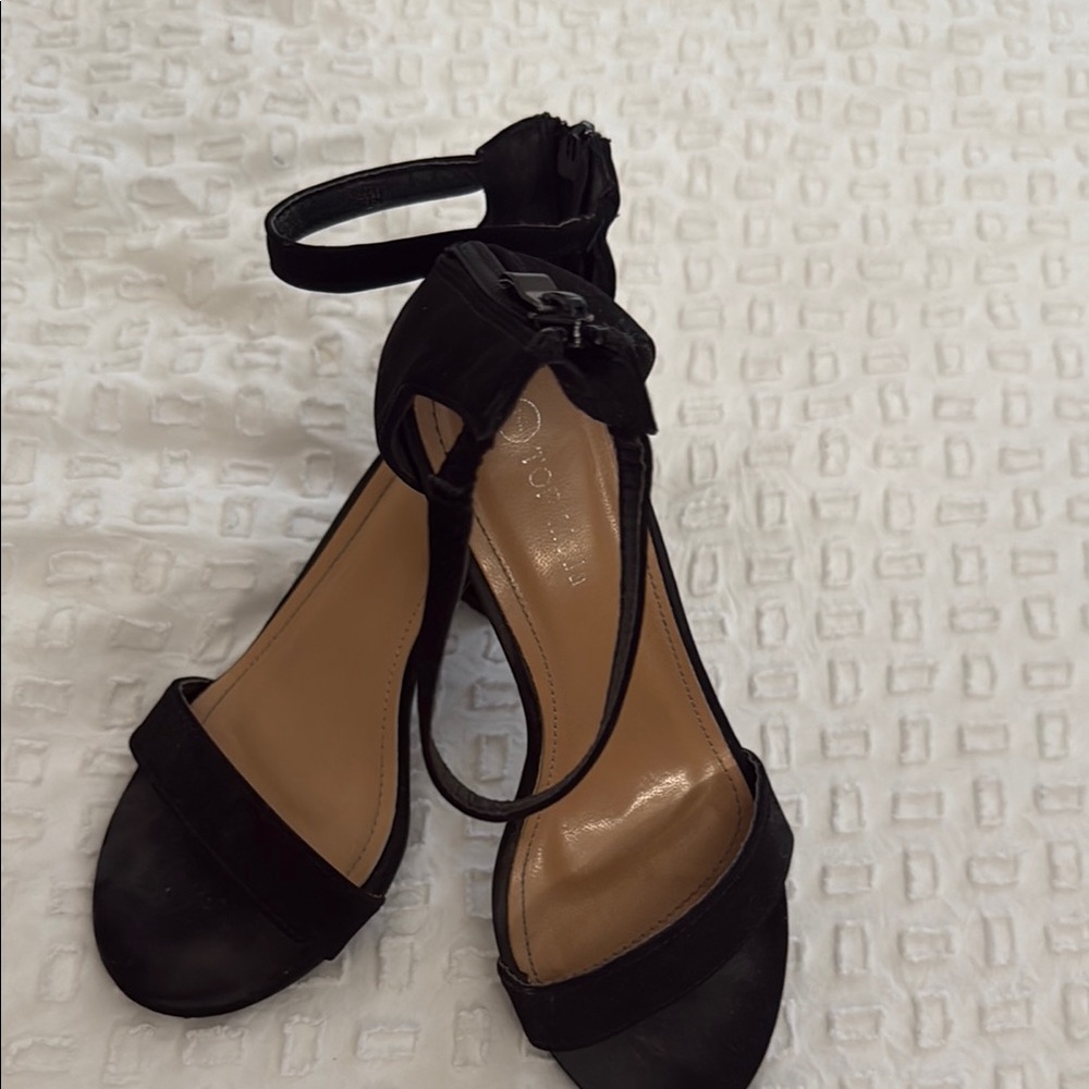 TOP Moda Black and Tan Stiletto Heels